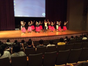 歓迎のhula(フラ)